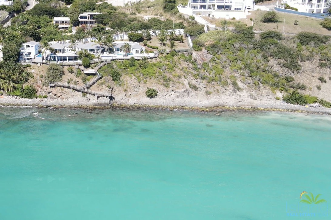 Villa in Little Bay